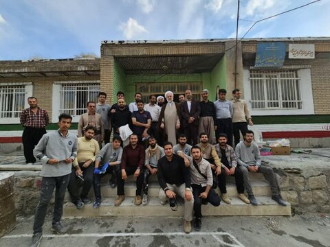 تصاویر/ بازدید نماینده ولی فقیه در کردستان از فعالیت گروه جهادی بسیج دانشجویی در سروآباد