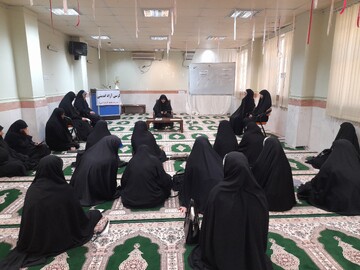 برگزاری کرسی آزاد اندیشی با موضوع حریم شخصی در خودرو در گناوه