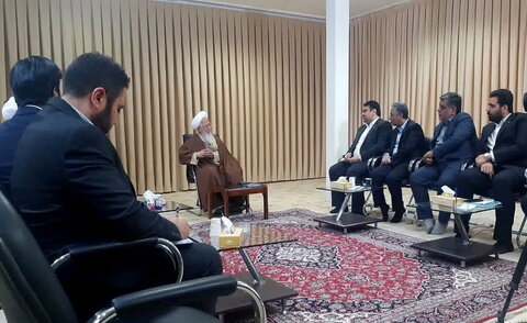 دیدار مدیر عامل بانک ملی ایران با آیت الله العظمی جوادی آملی