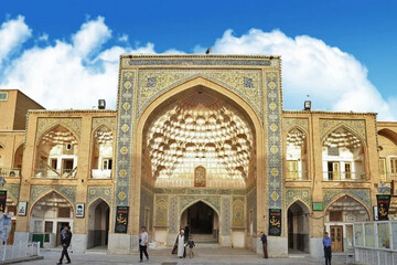 نگاهی بر ترجمه‌های میراث حدیثی در صد سال اخیر حوزه علمیه قم