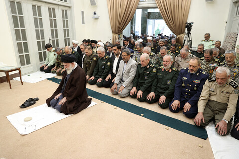 تصاویر/ دیدار جمعی از فرماندهان عالی نیروهای مسلح با رهبر معظم انقلاب