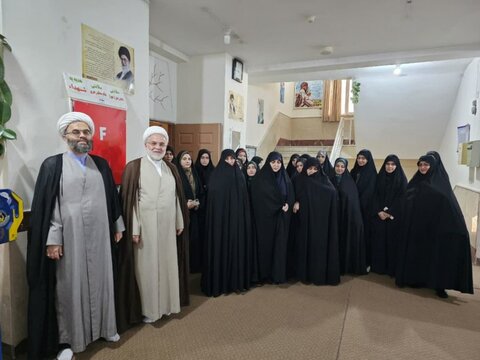 تصاویر/ بازدید حجت الاسلام و المسلمین پورذهبی از حوزه علمیه خواهران فاطمه الزهرا (س ) کامیاران