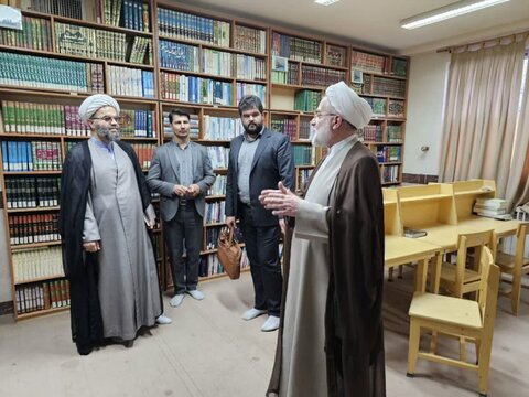 تصاویر/ بازدید حجت الاسلام و المسلمین پورذهبی از حوزه علمیه خواهران فاطمه الزهرا (س ) کامیاران