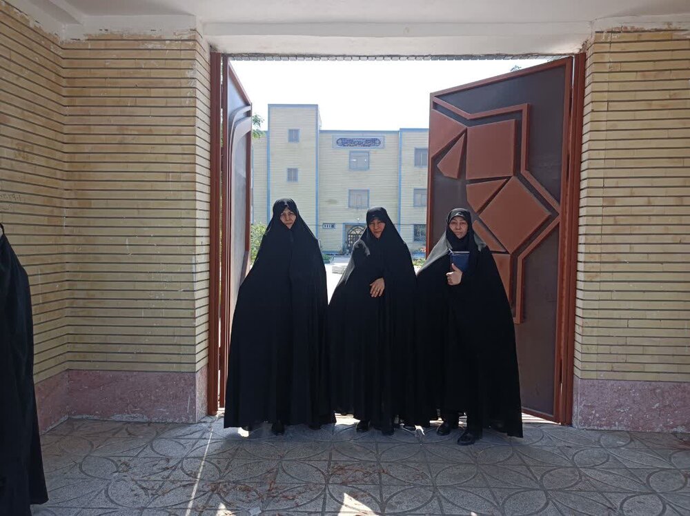 بررسی خوابگاه مدرسه علمیه خواهران حضرت زینب(س) میناب