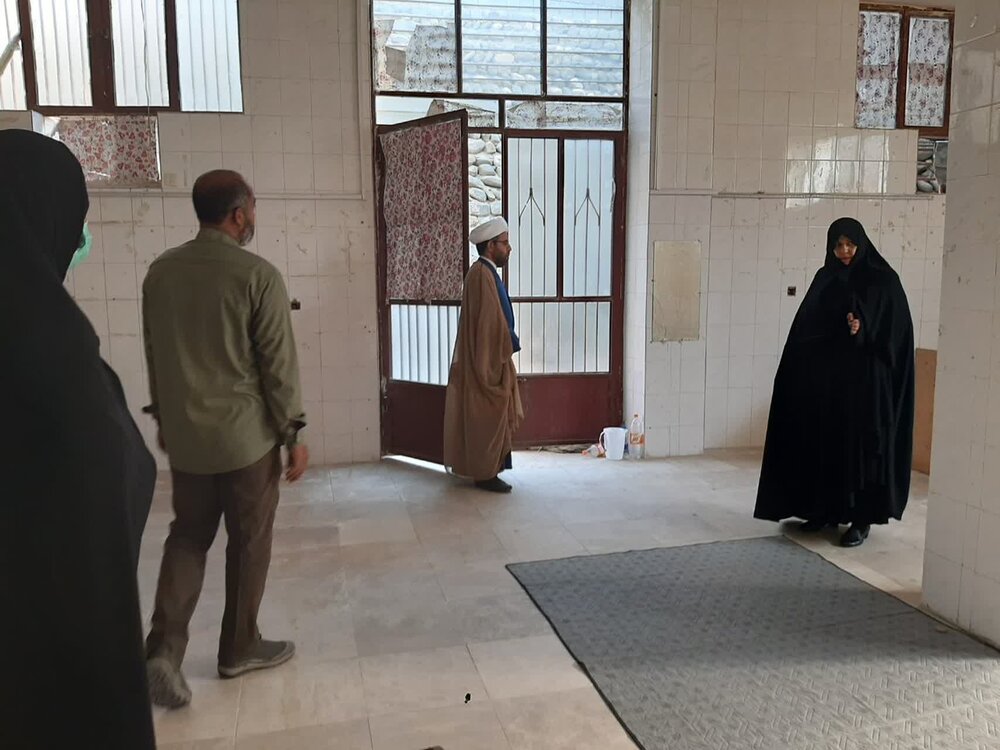 بررسی تجهیزات و مکان خوابگاه مدرسه علمیه خواهران حضرت زینب(س) میناب