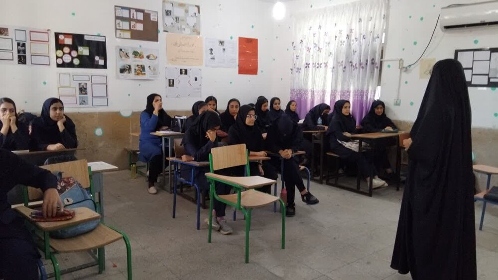 تصاویر/ جلسه تبلیغ پذیرش حوزه های علمیه خواهران درکنکان