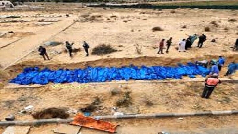 গাজার একটি হাসপাতালে একটি গণ সমাধির সন্ধান পাওয়া গেছে গাজার একটি হাসপাতালে একটি গণ সমাধির সন্ধান পাওয়া গেছে।