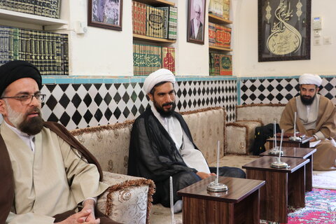 تصاویر| دیدار حجت الاسلام والمسلمین دانا با مسئول مدرسه علمیه منصوریه