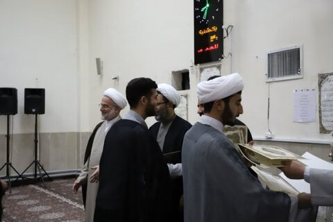 تصاویر/ تجلیل از ممتازین مدرسه علمیه امام باقر (ع) کامیاران در سال تحصیلی ۱۴۰۲_۱۴۰۳