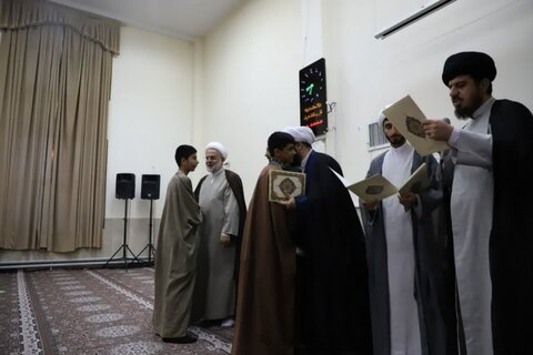 تصاویر/ تجلیل از ممتازین مدرسه علمیه امام باقر (ع) کامیاران در سال تحصیلی ۱۴۰۲_۱۴۰۳