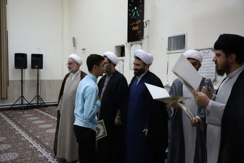 تصاویر/ تجلیل از ممتازین مدرسه علمیه امام باقر (ع) کامیاران در سال تحصیلی ۱۴۰۲_۱۴۰۳