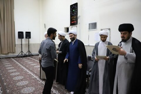 تصاویر/ تجلیل از ممتازین مدرسه علمیه امام باقر (ع) کامیاران در سال تحصیلی ۱۴۰۲_۱۴۰۳