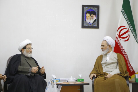 تصاویر / دیدار شیخ حسن البغدادی عضو شورای مرکزی حزب الله لبنان با  آیت الله اعرافی