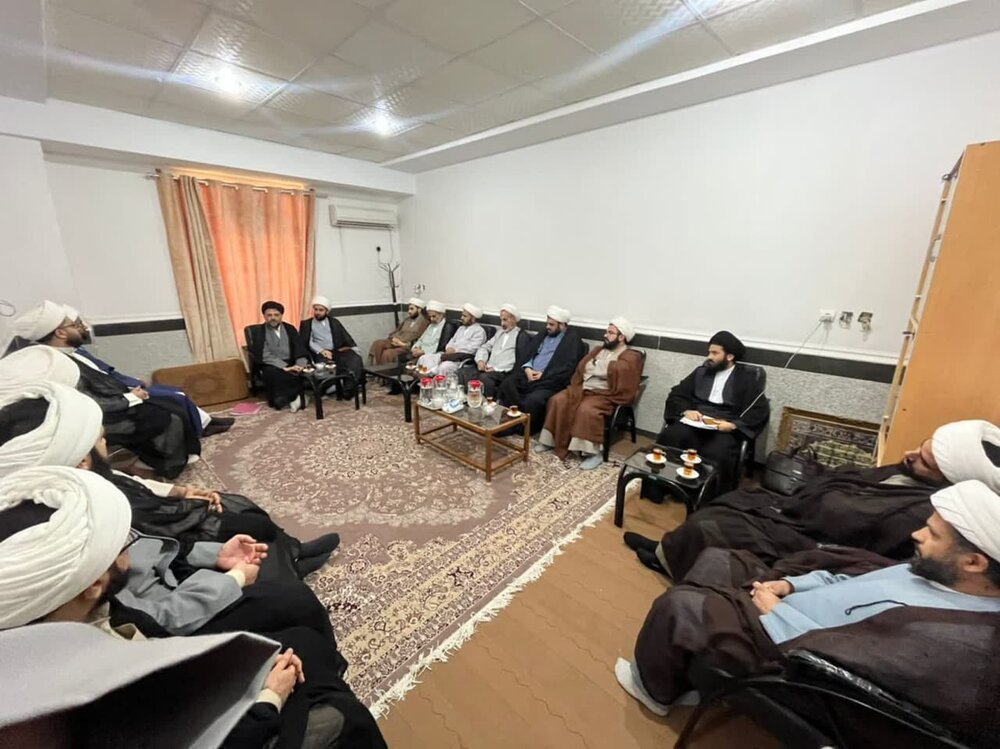نشست مدیر حوزه علمیه خوزستان با طلاب و اساتید مدرسه علمیه امام حسین(ع) اهواز