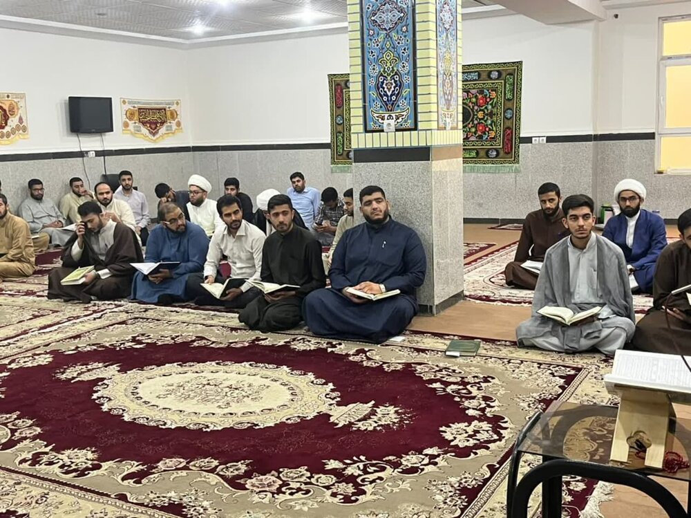 نشست مدیر حوزه علمیه خوزستان با طلاب و اساتید مدرسه علمیه امام حسین(ع) اهواز