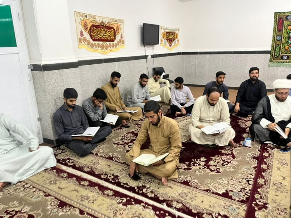 نشست مدیر حوزه علمیه خوزستان با طلاب و اساتید مدرسه علمیه امام حسین(ع) اهواز