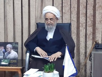 حضور در یادواره شهدا وظیفه ای ملی و انسانی است