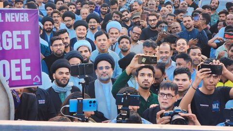 مولانا اسلم رضوی کی قیادت میں ہزاروں افراد کا احتجاج؛