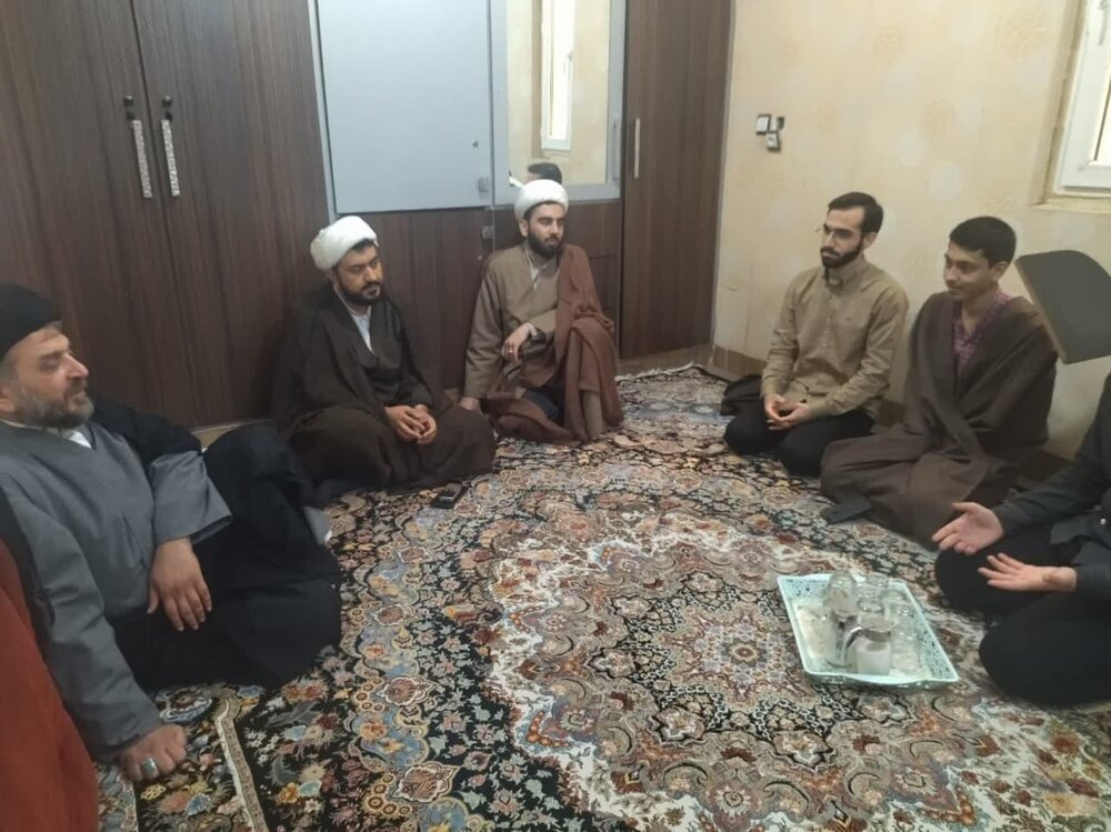 باید نقاط اتصال خود را با اهل بیت عصمت و طهارت بیشتر و دائمی کنیم