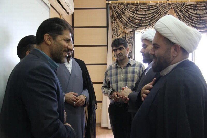 «نشست اساتید حوزه علمیه و دانشگاه» در اسلام آباد غرب برگزار شد