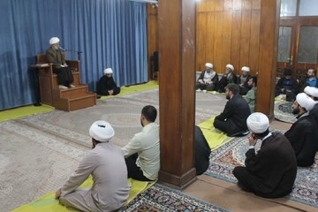 تصاویر/ هیئت هفتگی حوزه علمیه خوی