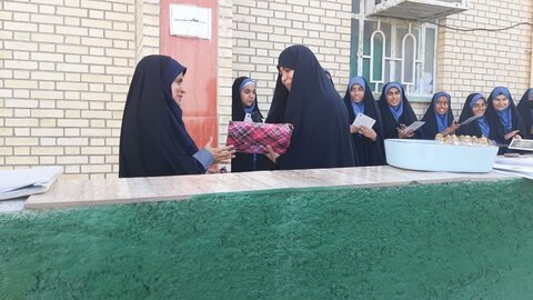 تقدیر از دانش آموزان چادری