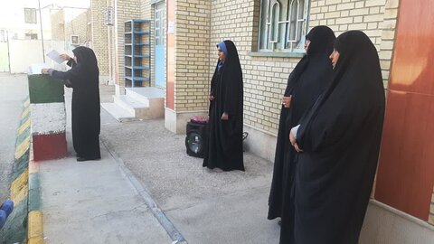 تقدیر از دانش آموزان با حجاب برتر درشهر بنک