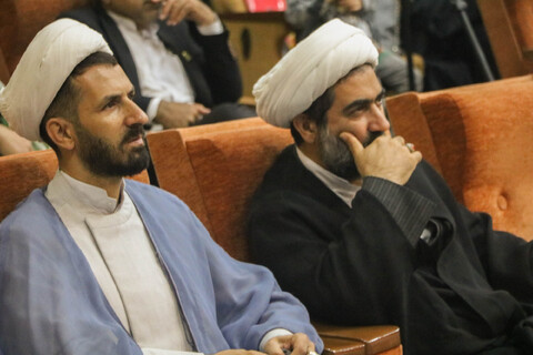 تصاویر/ گردهمایی طلاب و روحانیون شاغل در آموزش و پرورش اصفهان