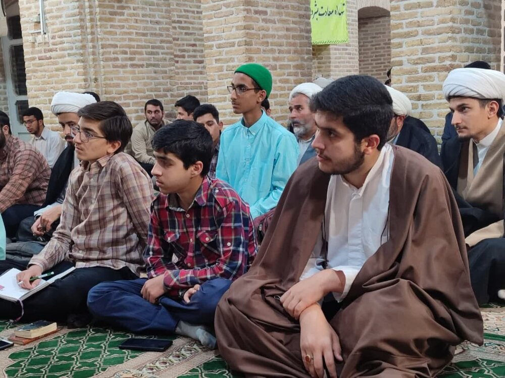 شیطان برای فریب انسان، باطل را در کلام خود پنهان میکند