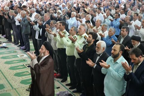 تصاویر اقامه نماز جمعه در مصلای الغدیر خرم آباد