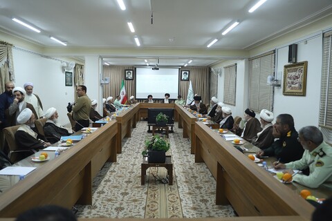 تصاویر/ حضور فرمانده انتظامی کشور در جلسه شورای عالی جامعه مدرسین حوزه