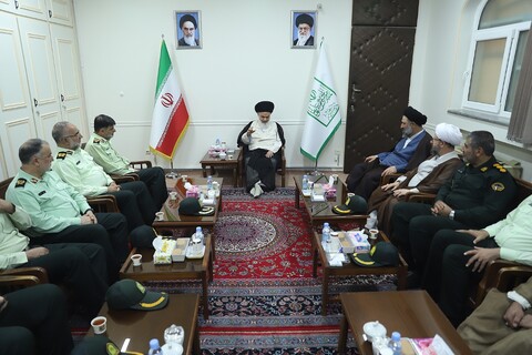 تصاویر/دیدار فرمانده انتظامی کشور با آیت الله حسینی بوشهری