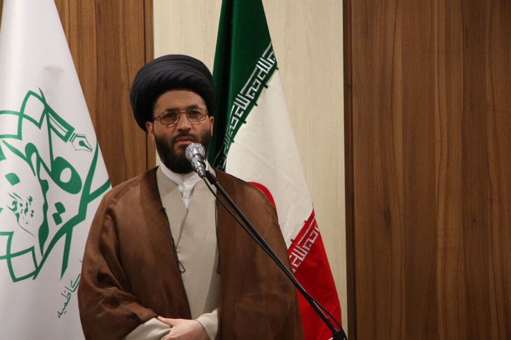 تجلیل از از طلاب ممتاز یزدی با حضور آیت الله اعرافی