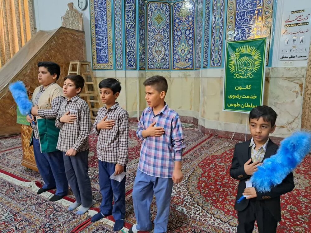 دانش آموزان آران و بیدگل سفیران رضوی میشوند