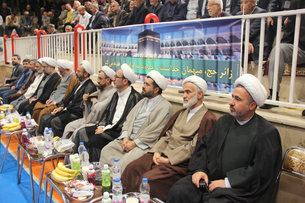 زائران از فرصت های معنوی در سرزمین وحی استفاده نمایند