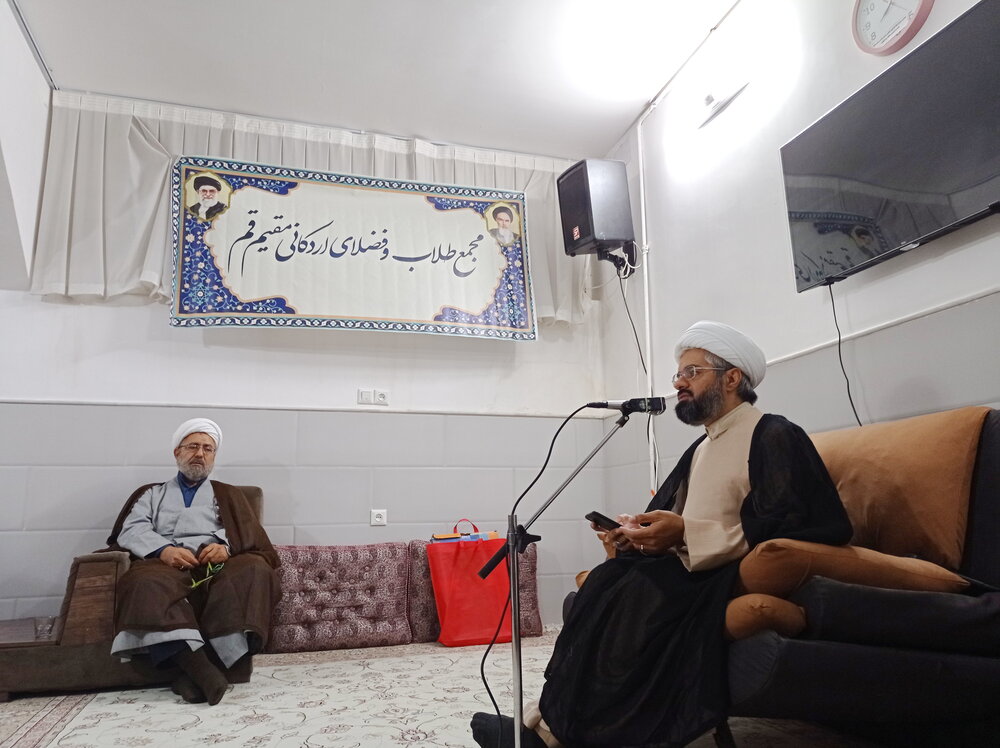 مقام یک عالم به فضل اصولی و فقهی نیست، به تبلیغ اوست