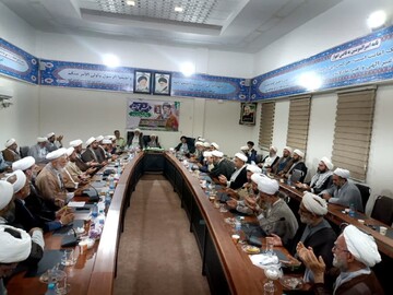 دیدار جمعی از نمایندگان طلاب با نماینده ولی فقیه در استان هرمزگان