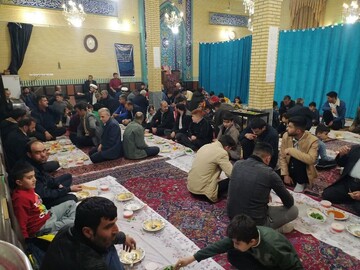 اطعام ۲۵۰۰ نفری در منطقه دو به همت مجمع جوانان انقلابی ارومیه