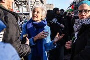 इसराइल विरोधी प्रदर्शन में हिस्सा लेने वाले अमेरिकी राष्ट्रपति पद के उम्मीदवार को भी गिरफ़्तार कर लिया गया