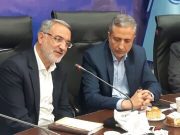 رسانه ها باید کمک کنند تا مسئولان دچار حاشیه نشوند