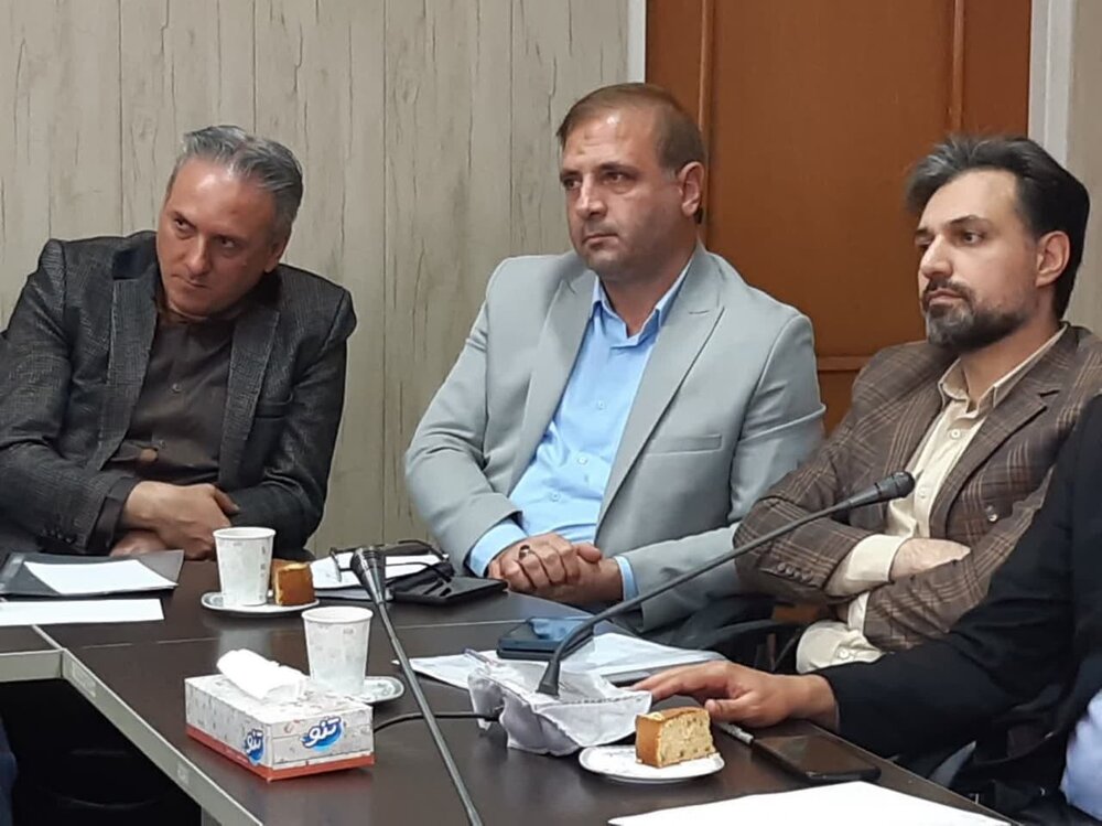 کارگران امروز نقش موثر و مستقیمی در توسعه و جبهه اقتصادی کشور دارند