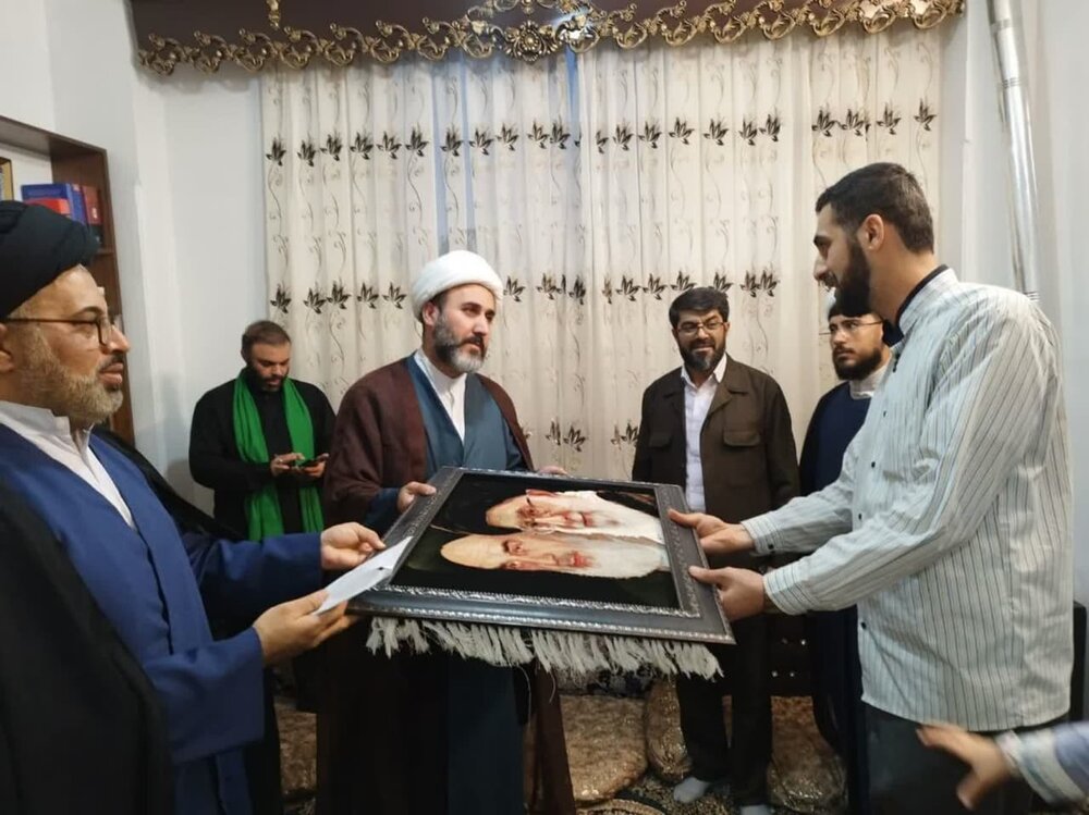 تقدیر نمایندگان معاونت امور طلاب و دانش آموختگان حوزه از طلبه امدادی هلال احمر