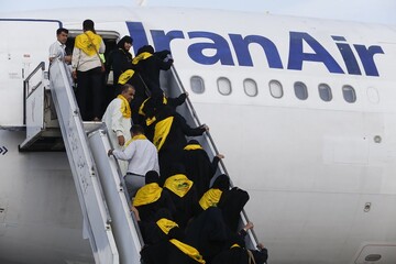 اعزام دومین گروه زائران حج عمره ۱۴۰۴ از فرودگاه بوشهر