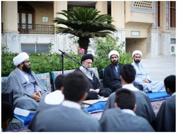 تصاویر/ دیدار صمیمی طلاب مدرسه علمیه امام خمینی(ره) گرگان با آیت‌الله نورمفیدی