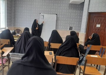 برگزاری دوره مداحی ویژه خواهران طلبه نورآبادی