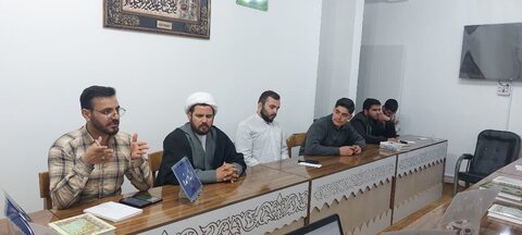 تصاویر/ برگزاری کرسی آزاد اندیشی در مدرسه علمیه تکاب