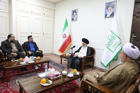 دیدار معاون علمی، فناوری و اقتصاد دانش بنیان رئیس جمهور با آیت الله حسینی بوشهری