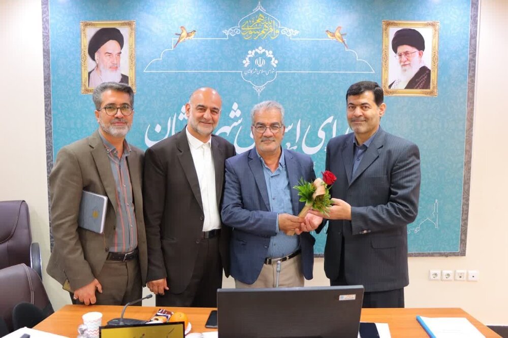 دادن اعتماد به نفس به مردم یکی از شاخص های تمدن سازی است