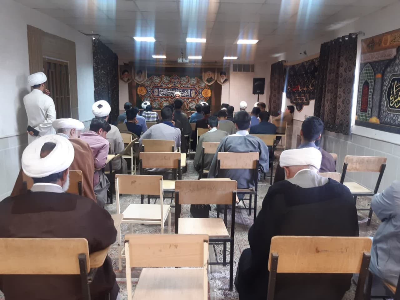 تصاویر / نشست علمی به مناسبت هفته معلم در مدرسه علمیه آیت الله مصطفوی کاشان