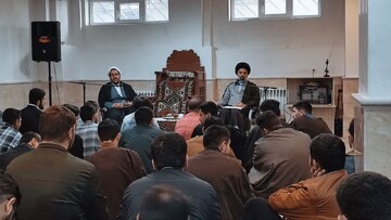 برگزاری کرسی آزاداندیشی مدرسه ملاابراهیم اردبیل با موضوع طرح نور